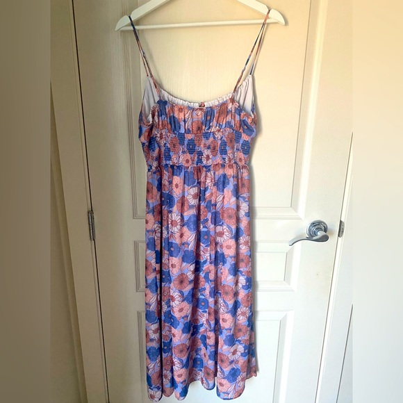 Floral Aritizia Wilfred dress with cute side slit size medium - Picture 2 of 4